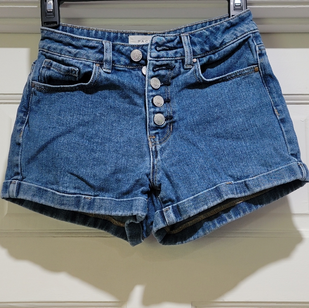 PACSUN "Mom Shorts" Size 22. Button up Front. EUC